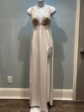 Roma Cream and White Lace Dress Small NWOT